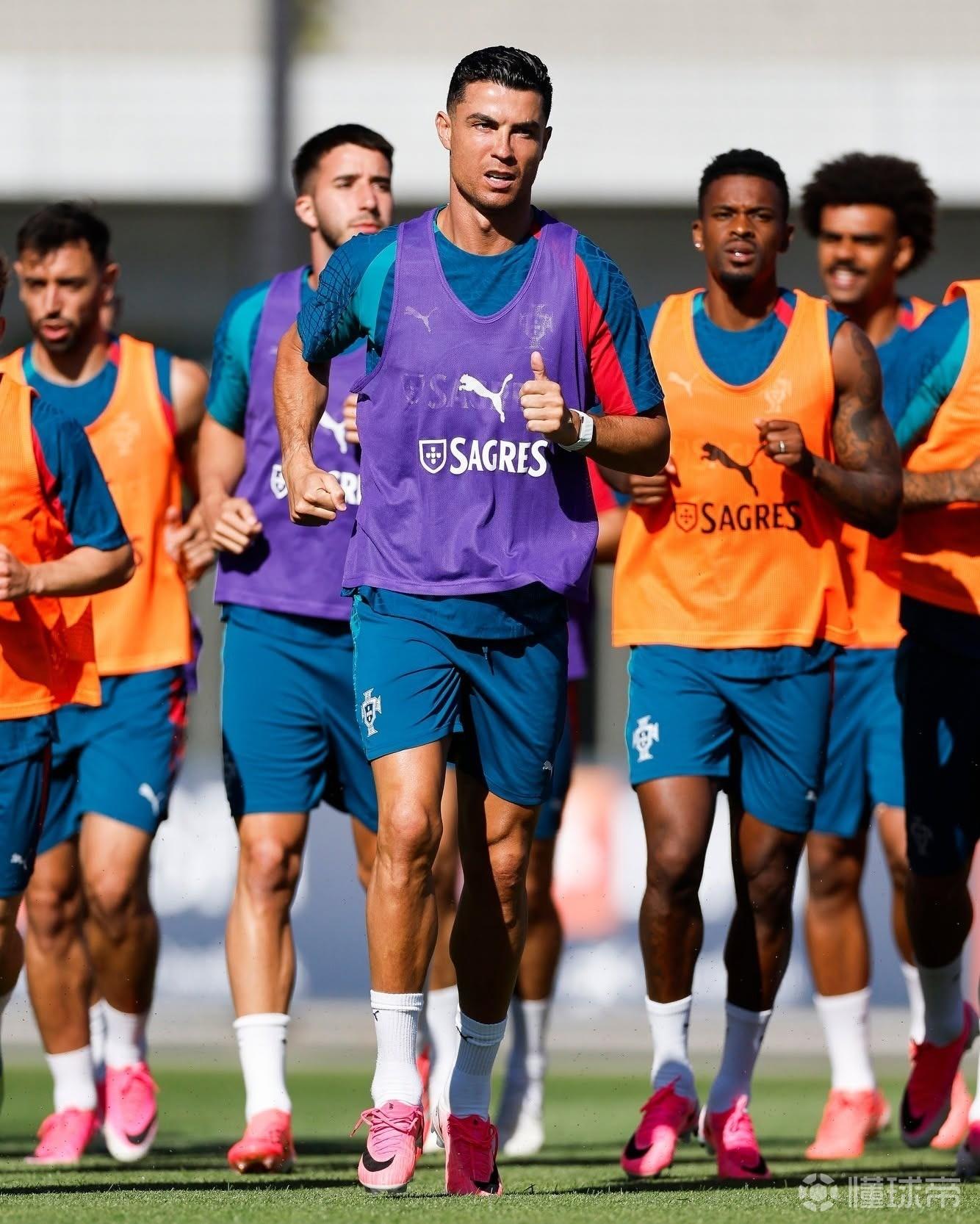 C罗晒世界杯备战训练照:一步一步来